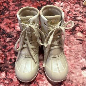 Sz 13 Sperry boots great shape only worn 2 times .